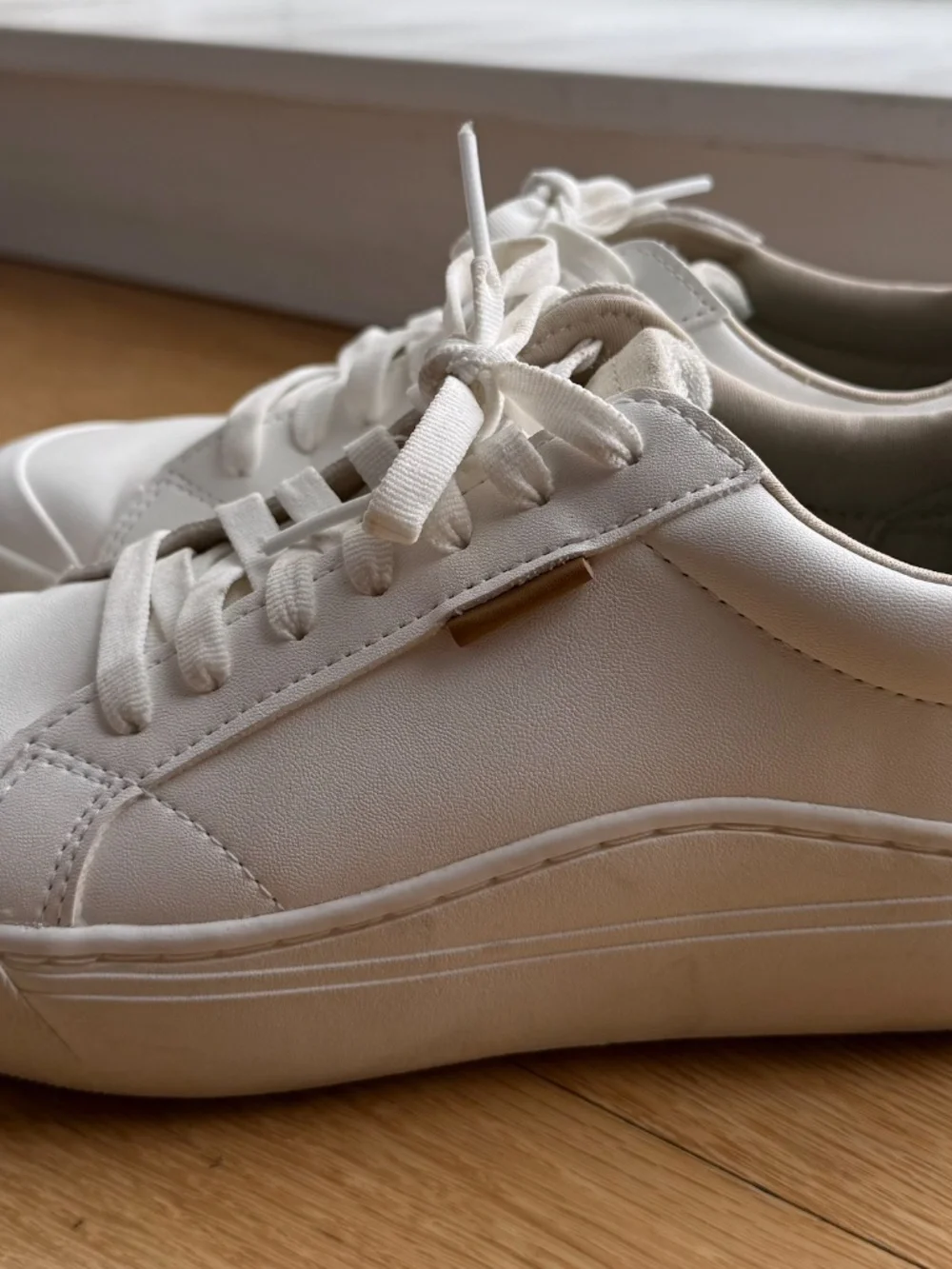 Dr. Scholl's Time Off, White US Size 8 M
